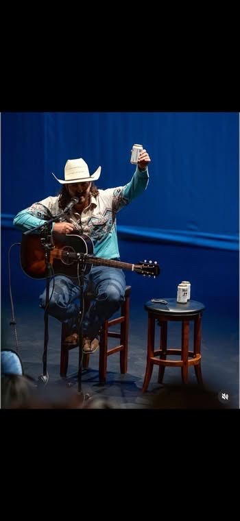 Isaac Barrager performing live